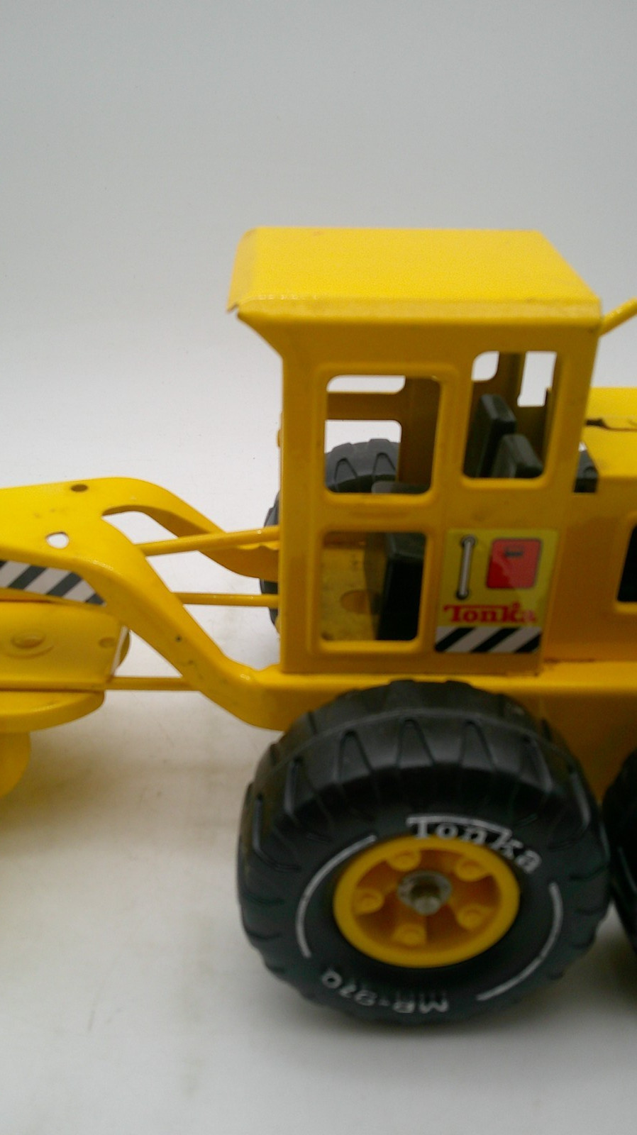Vintage 1970s Metal Yellow 17″ Tonka Grader Used Condition
