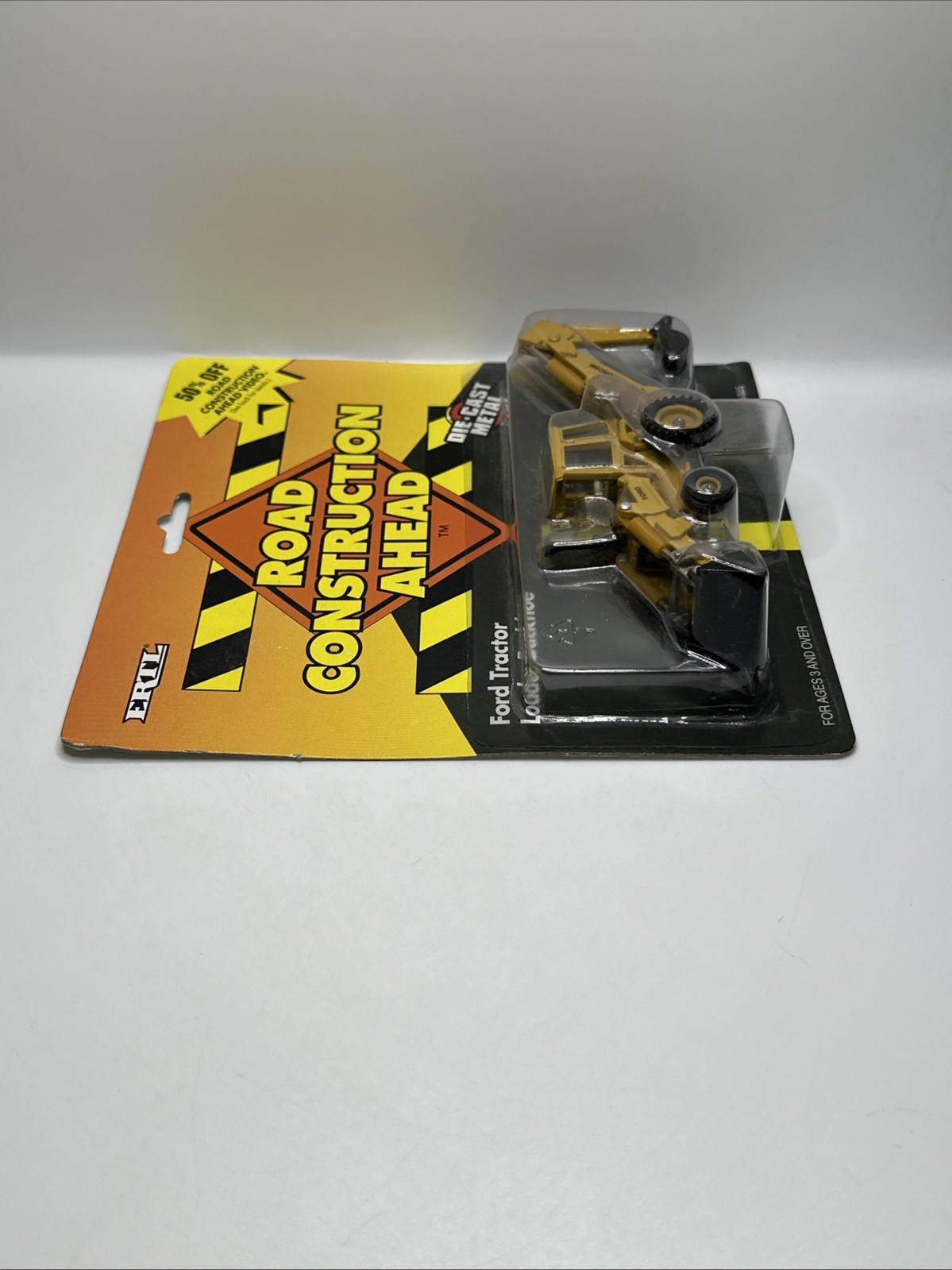 1995 ERTL ROAD CONSTRUCTION AHEAD FORD TRACTOR LOADER BACKHOE NEW