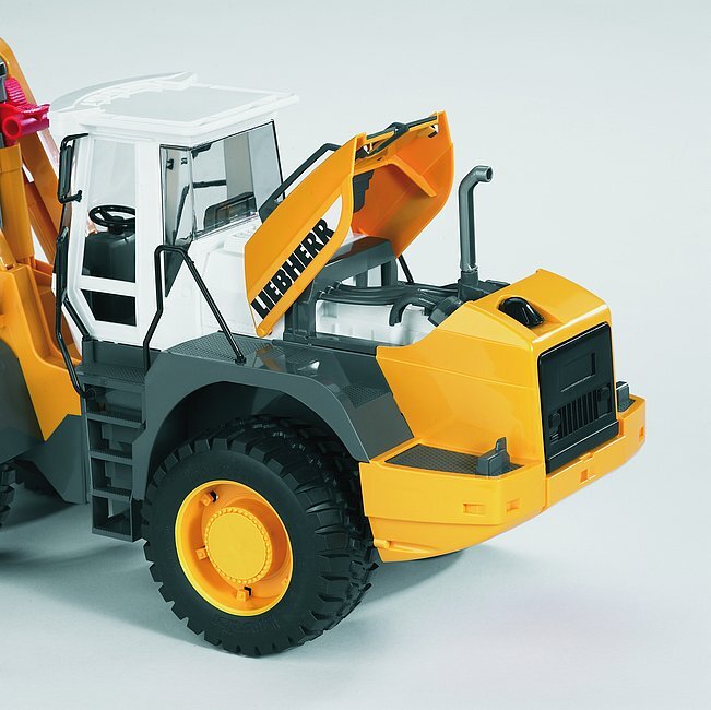 Liebherr Articulated Road Loader L574 Bruder Toy Car Model 1/16 1:16