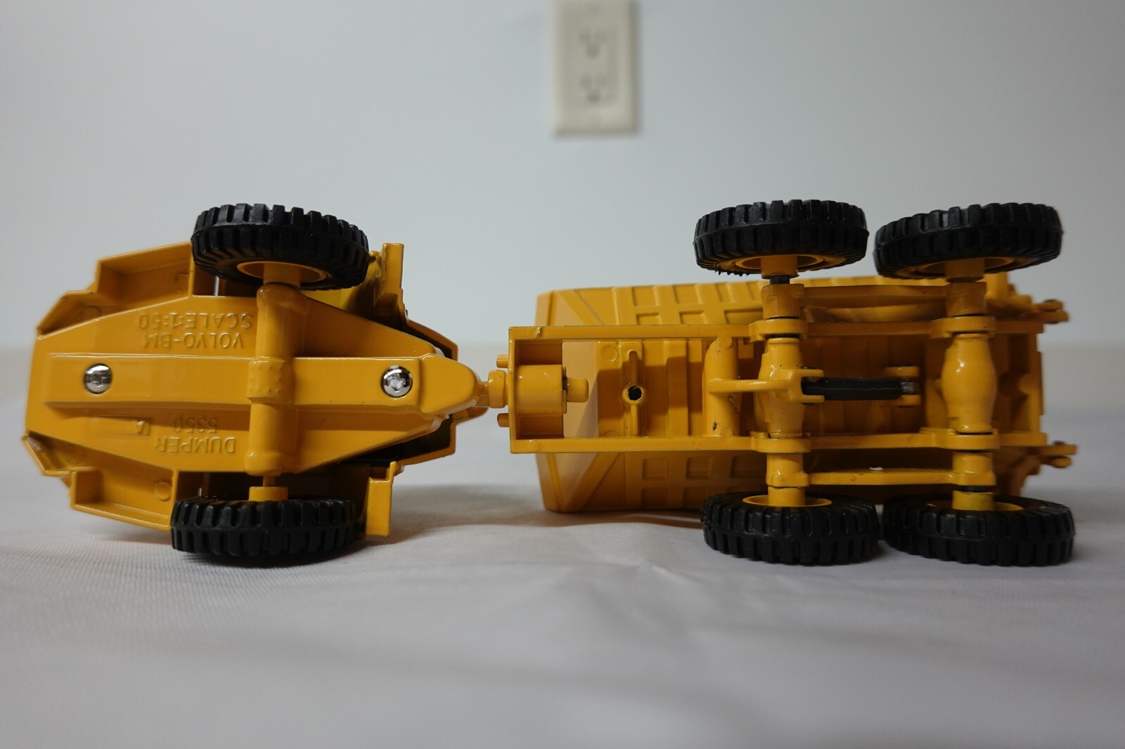 JOAL 231 Volvo BM A25 Articulated Dump Truck 1:50 Scale