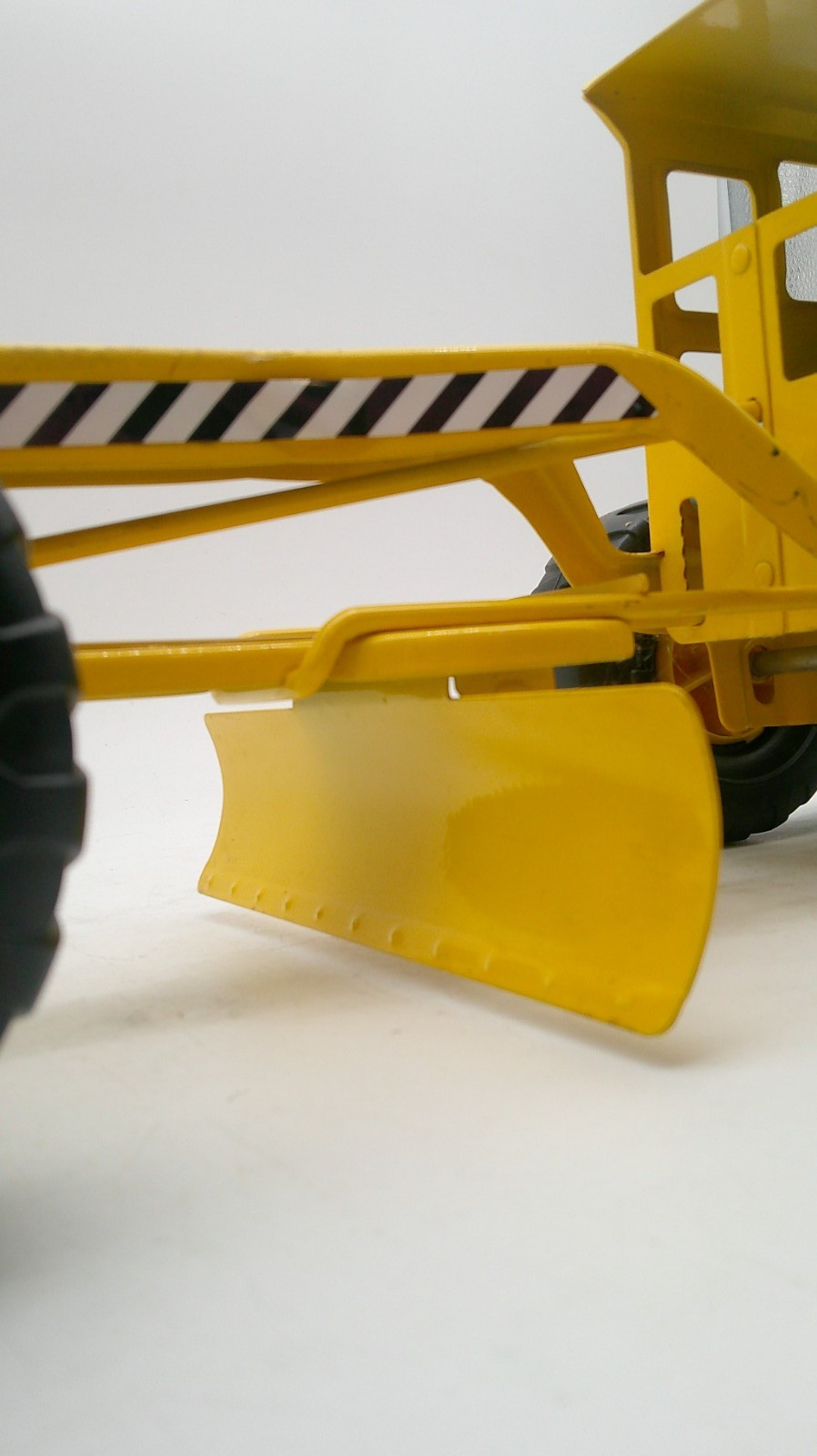 Vintage 1970s Metal Yellow 17″ Tonka Grader Used Condition