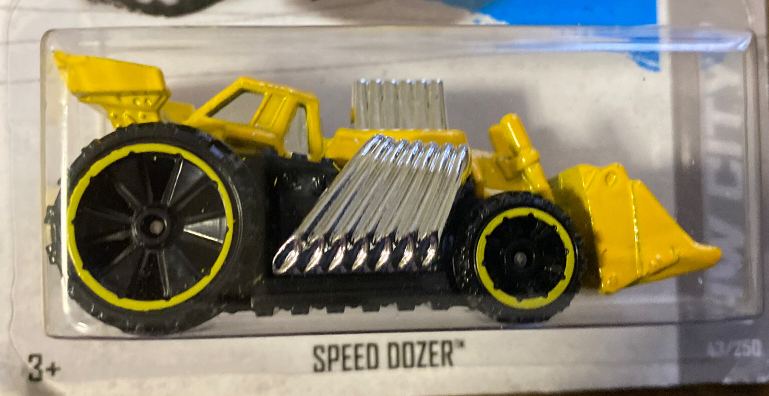 HW City Speed Dozer 43/250 Mattel Hot Wheels Miniature On Card