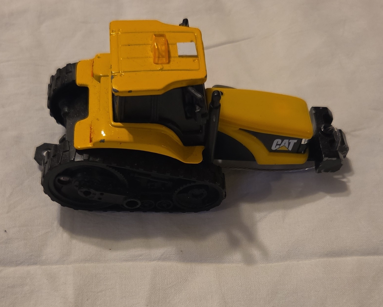 CAT Caterpillar Tracked Loader Diecast Model, 1:55, Yellow/Black