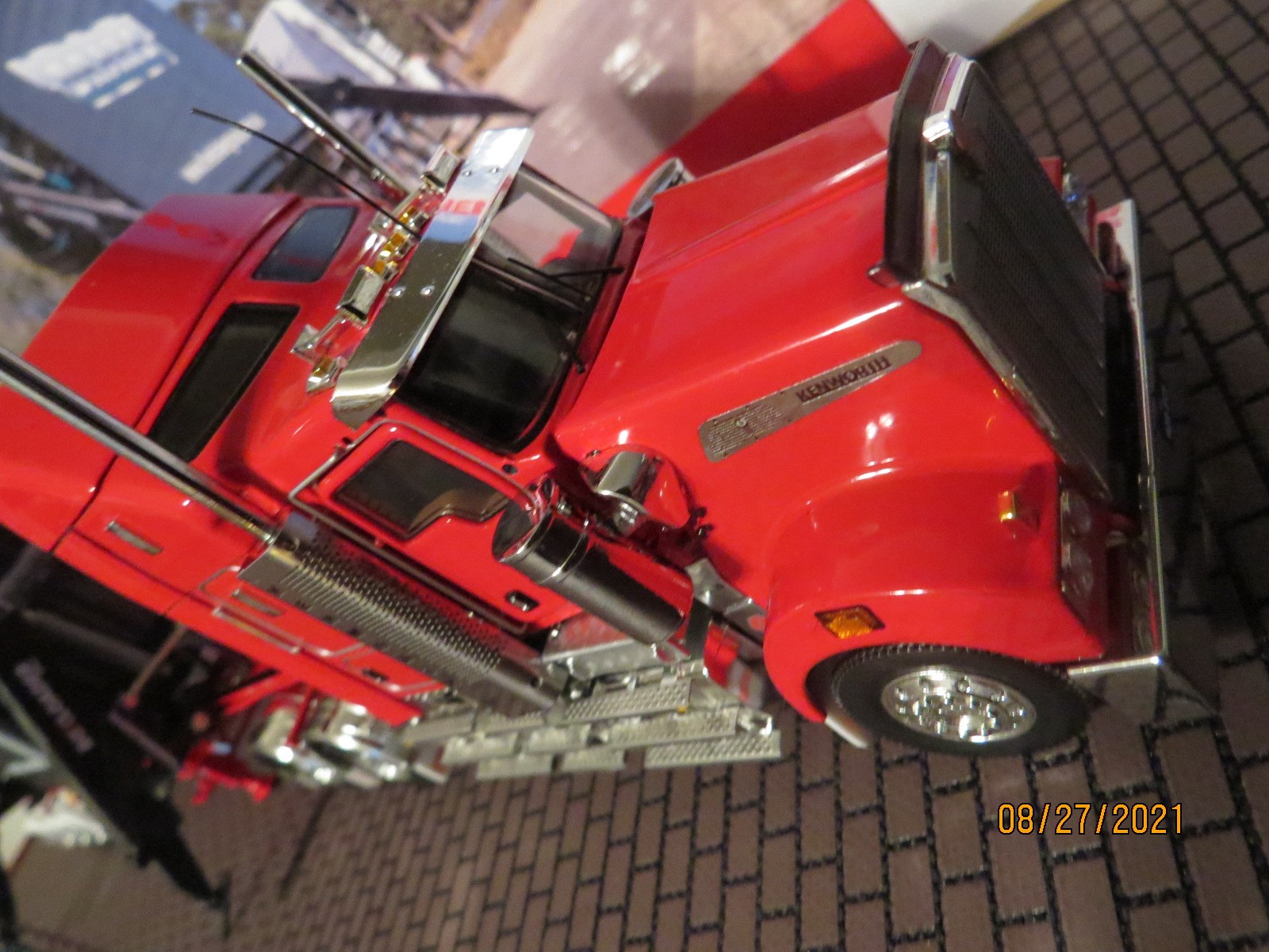 Drake 1:50 Scale #Z01561 Kenworth T909 Prime Mover Truck Aero Kit Rosso Red New