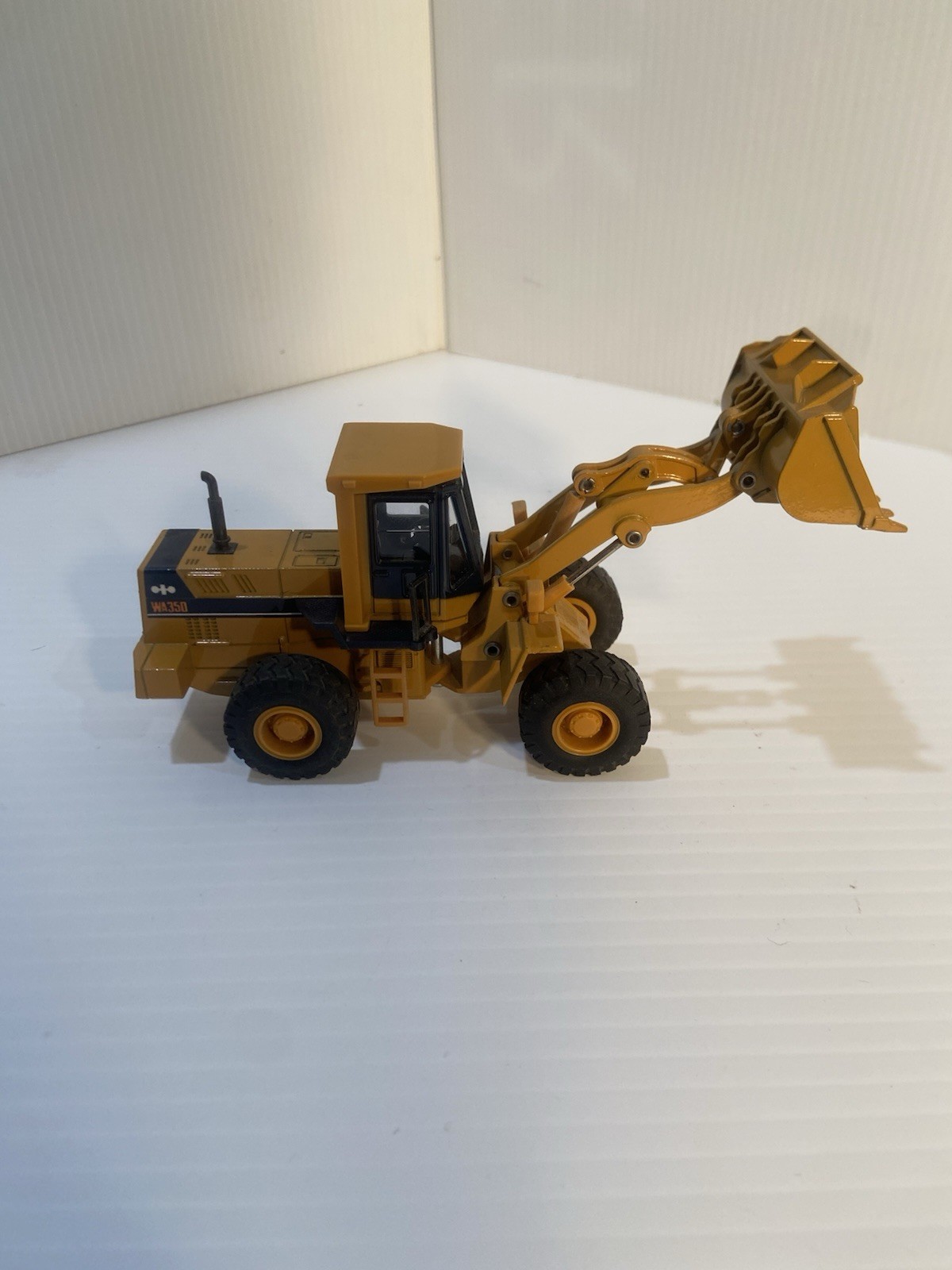 1:50 SCALE SHINSEI KOMATSU #615 WA350 LOADER DIE CAST TOY JAPAN