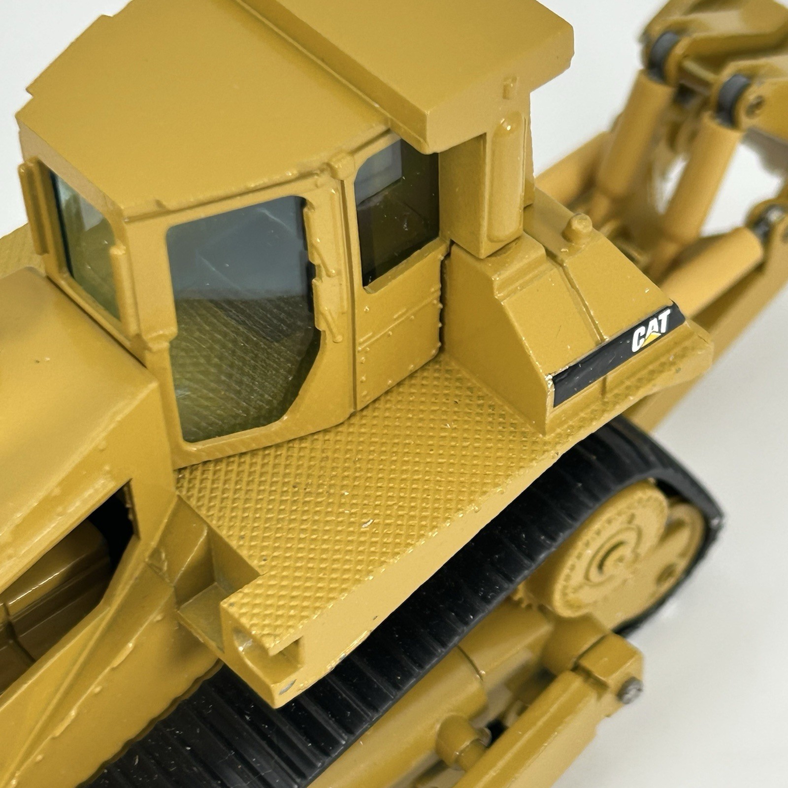 NZG Model No. 298 Caterpillar D9N Bulldozer Tractor 1:50 Scale IN BOX