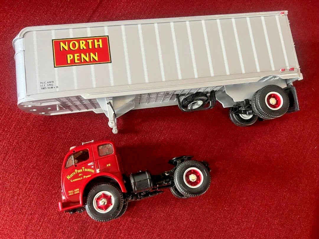 First Gear 1953 White 3000 Tractor w/ 30′ Trailer North Penn Lansdale PA 1:34
