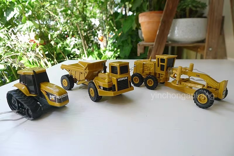 3 Norscot 1/64 Caterpillar Die-Cast CAT D6H Challenger 45 Challenger 85D