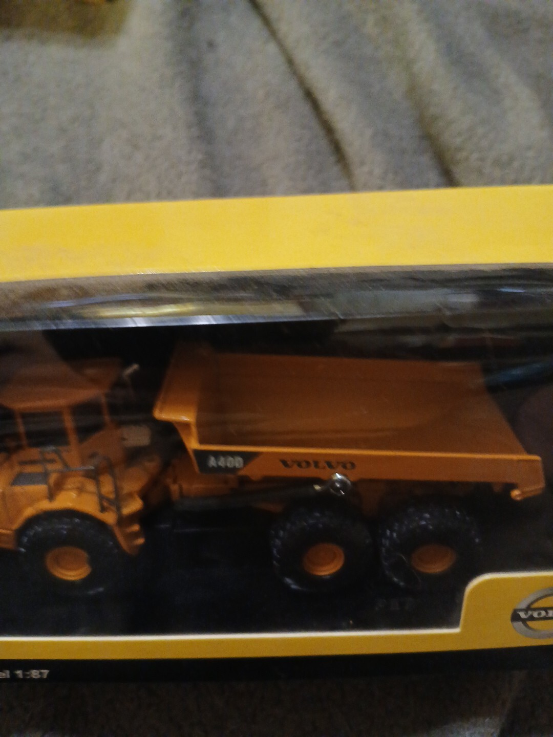 HO Scale Volvo Dump Truck A40D