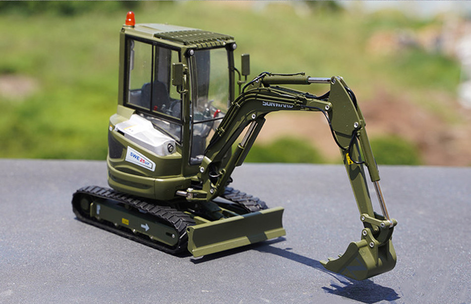 1:20 SUNWARD SWE25UF Mini-Sized Hydraulic Excavator Machine Diecast Model Green