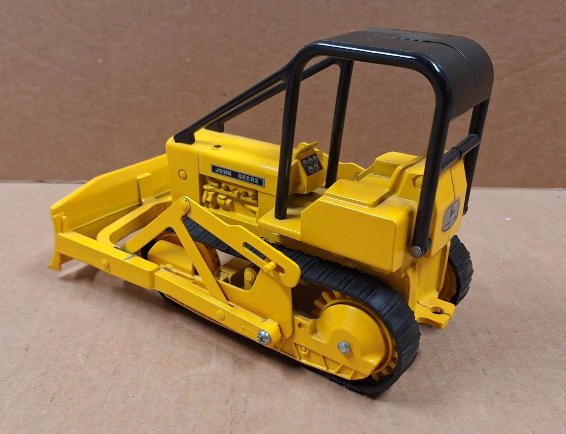 Ertl John Deere 450 Crawler Bulldozer 1/16 Construction Diecast