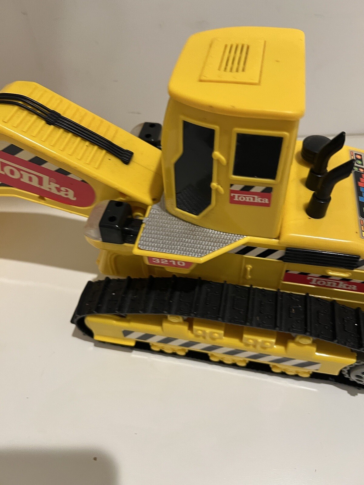 Vintage 1999 Tonka 3210 Hands On Control Truck Front End Scoop Tractor