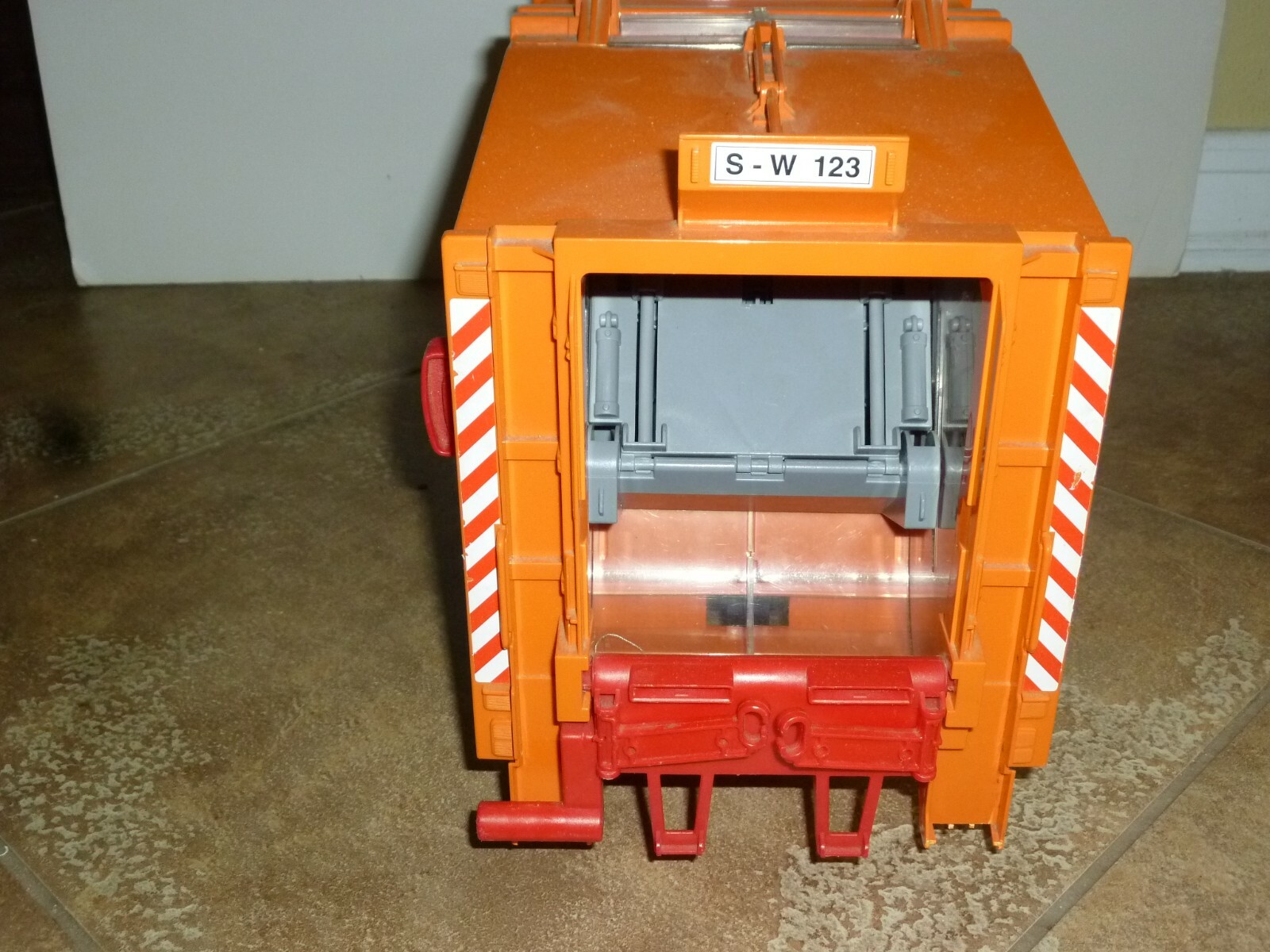 BRUDER MERCEDES BENZ ACTROS 4143 ORANGE RECYCLING TRUCK FÜRTH MADE IN GERMANY