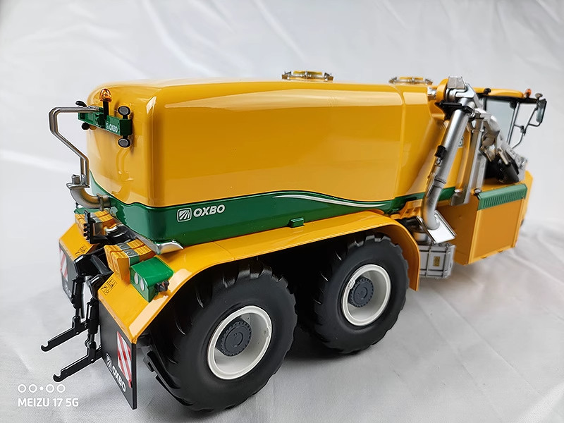 TEKNOPloeger Oxbo AT5150 LNMS Slurry Tanker NEW IN BOX 1:32