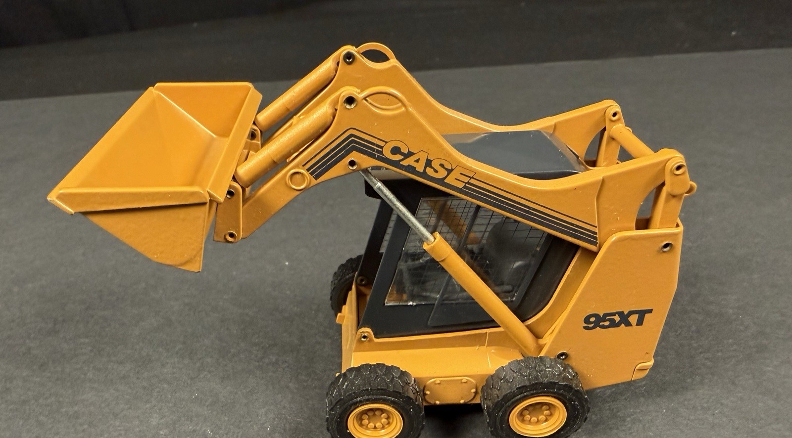 Case 95XT Heavy Lift Skid Loader, 1/32nd Scale Model, Collectible, Conrad