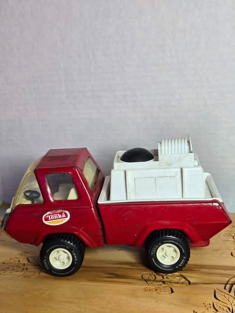 Vintage 1970’s No. 1256 Tonka Fire Pumper Toy Fire Truck