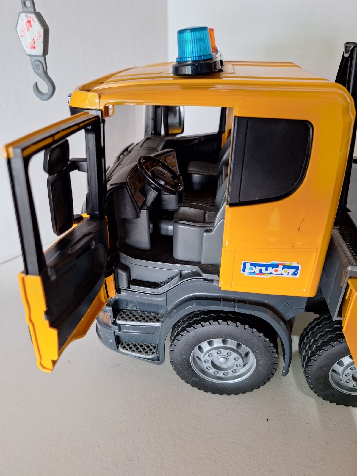 2009 Bruder Scania LTF 1045-4.1 Crane “Liebherr” Truck KO-CS-2010 – 24″ Long