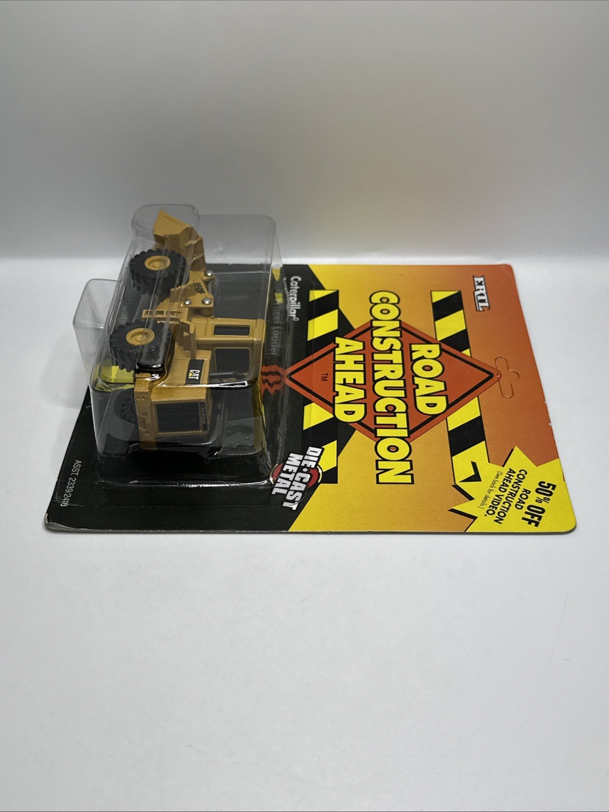 ERTL Road Construction Ahead Caterpillar 950F Wheel Loader 1995 Die-Cast NEW