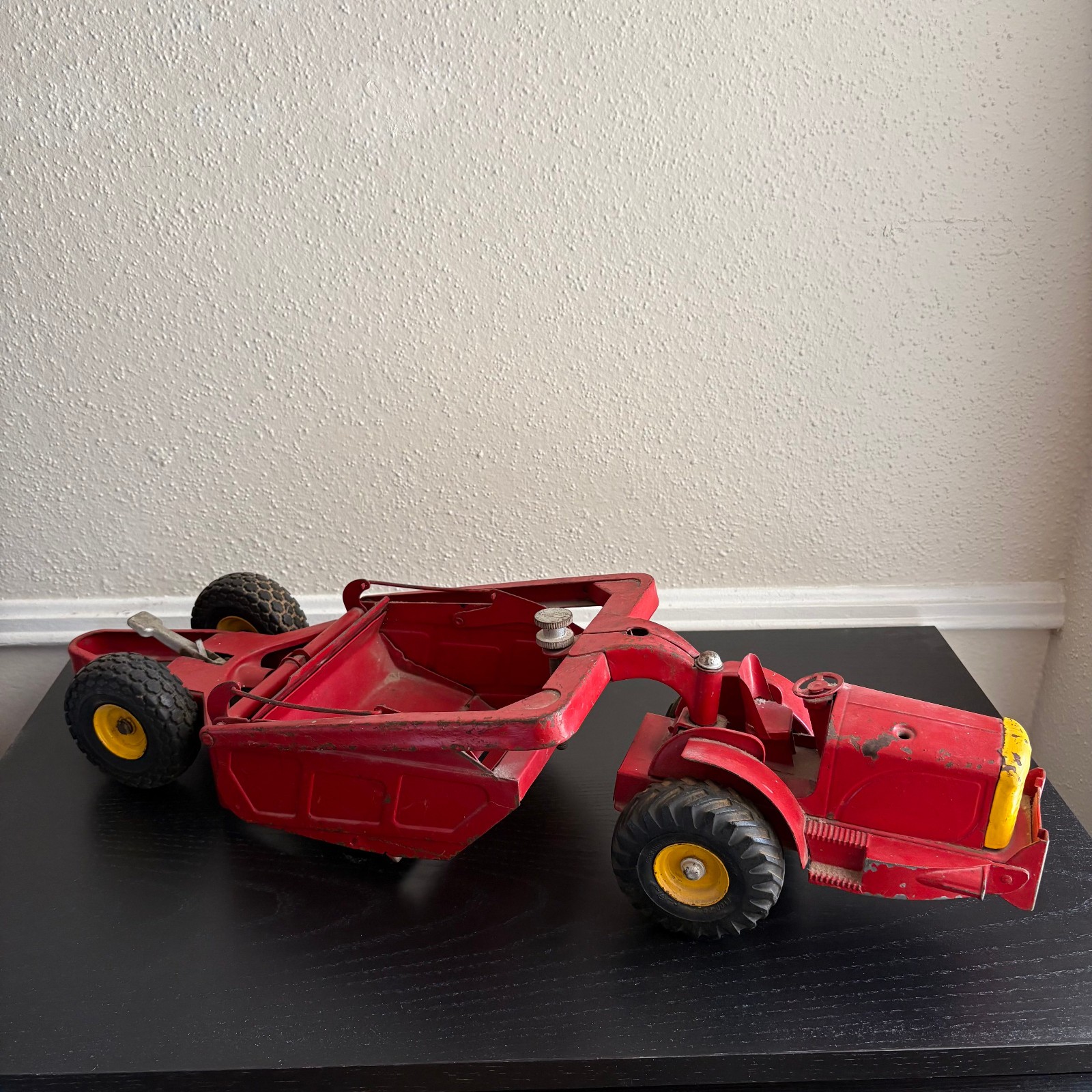 Vintage 1950s Doepke Model Toys Heiliner Earth Mover – 29″ Pressed Steel Scraper