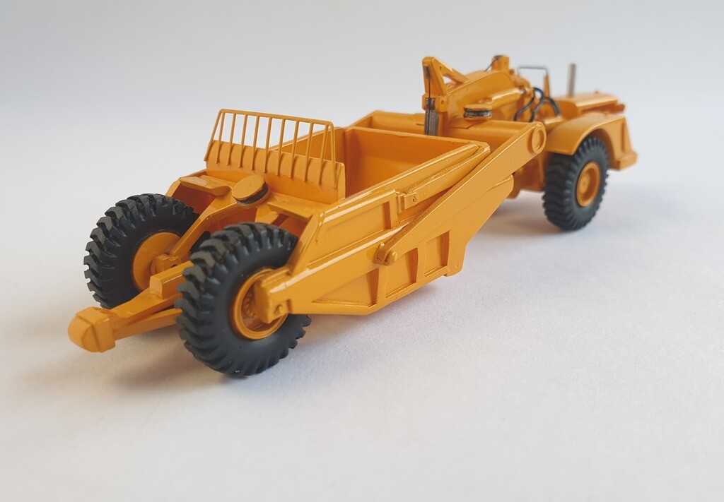 HO 1/87 CAT DW21 scraper – Custom Made Resin Model