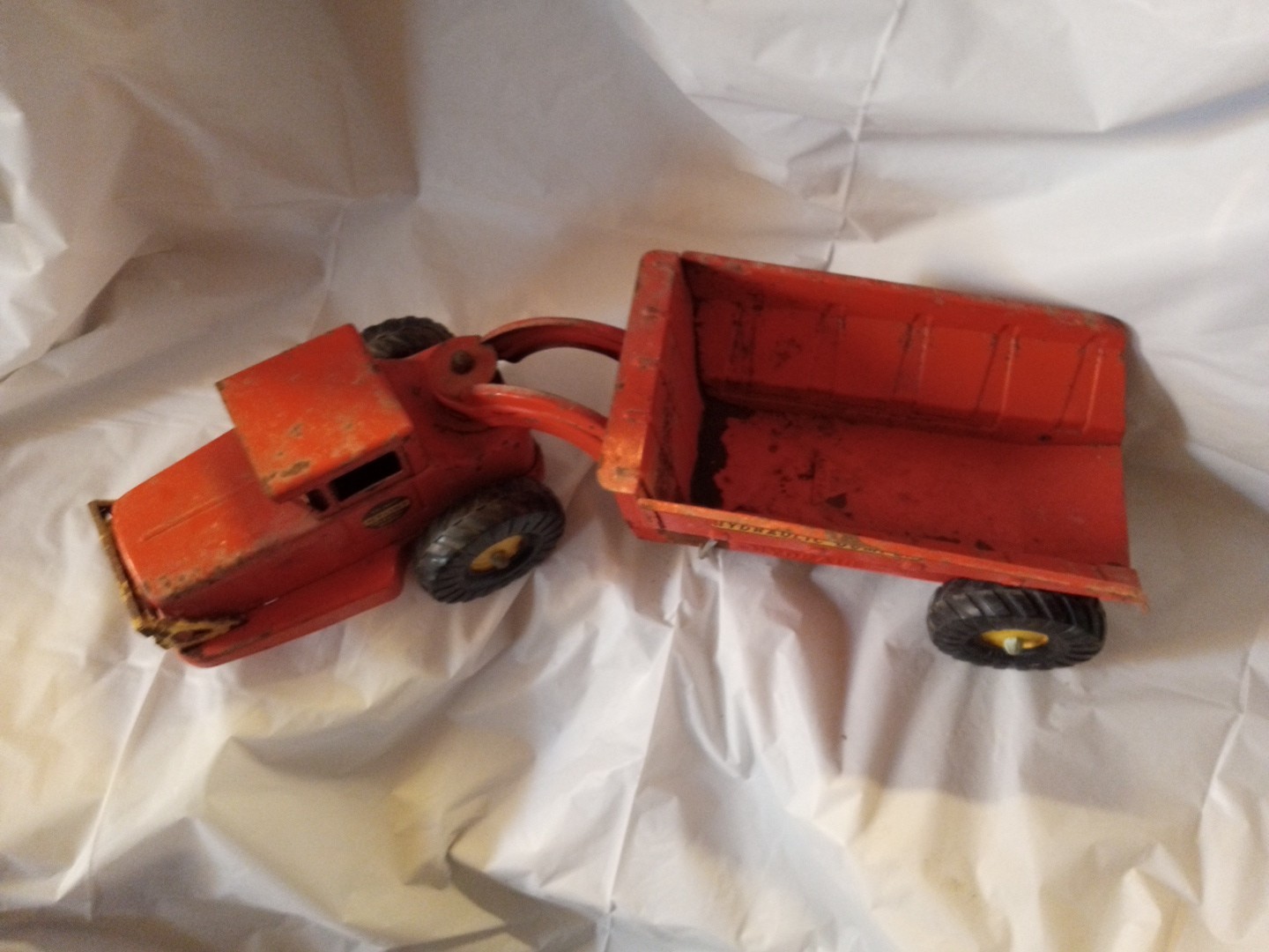 Nylint Dump Truck pressed steel hydraulic Haul Truck Dumper No. 4600 Orange