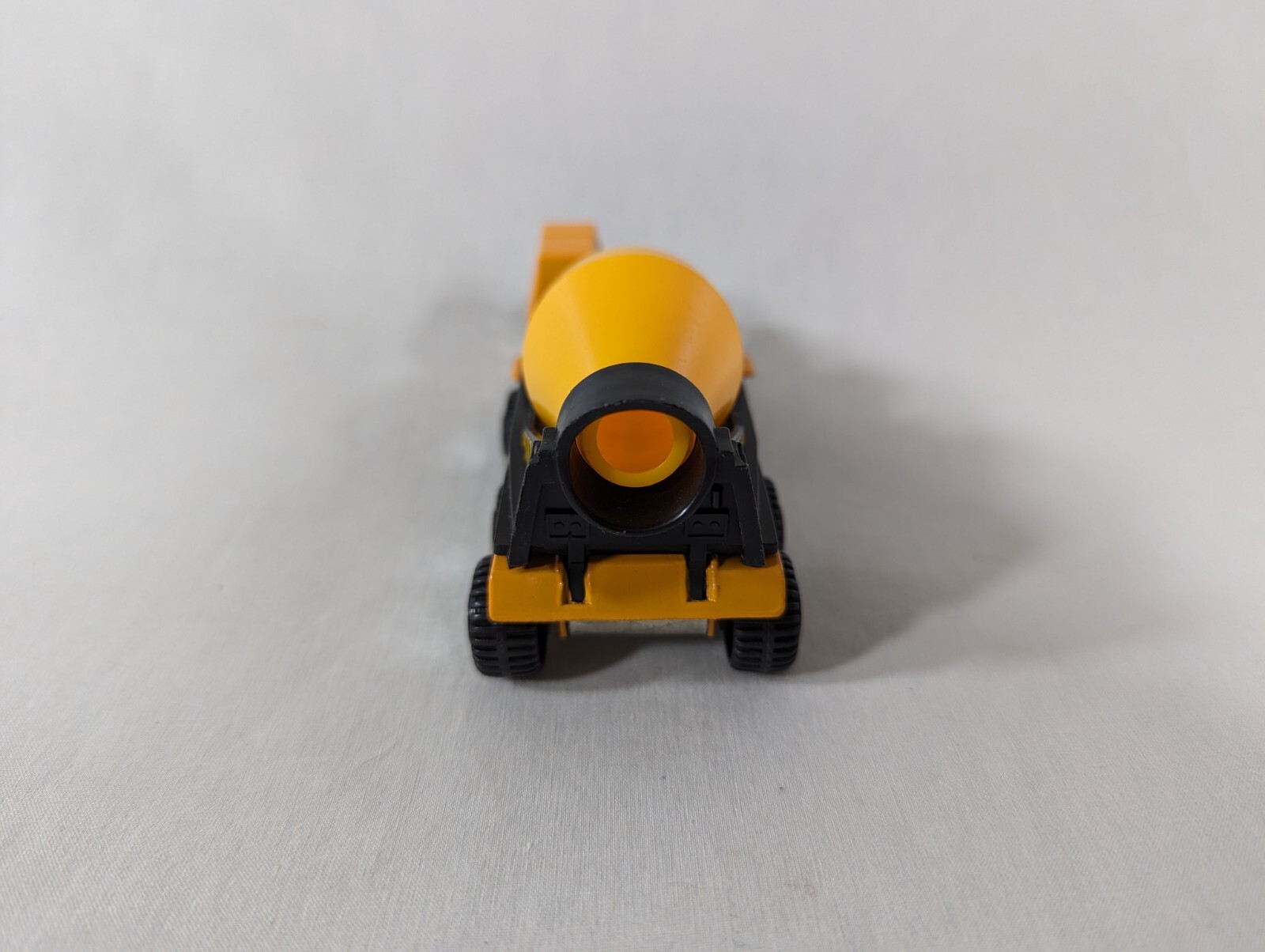 TOOTSIE TOY Construction Equipment Cement Mixer Truck Yellow 4″ Diecast USED