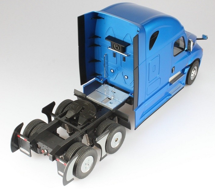 DIECAST MASTERS – Remote Control Solo Truck – CASCADIA 126 – 1/16 – DCM27006