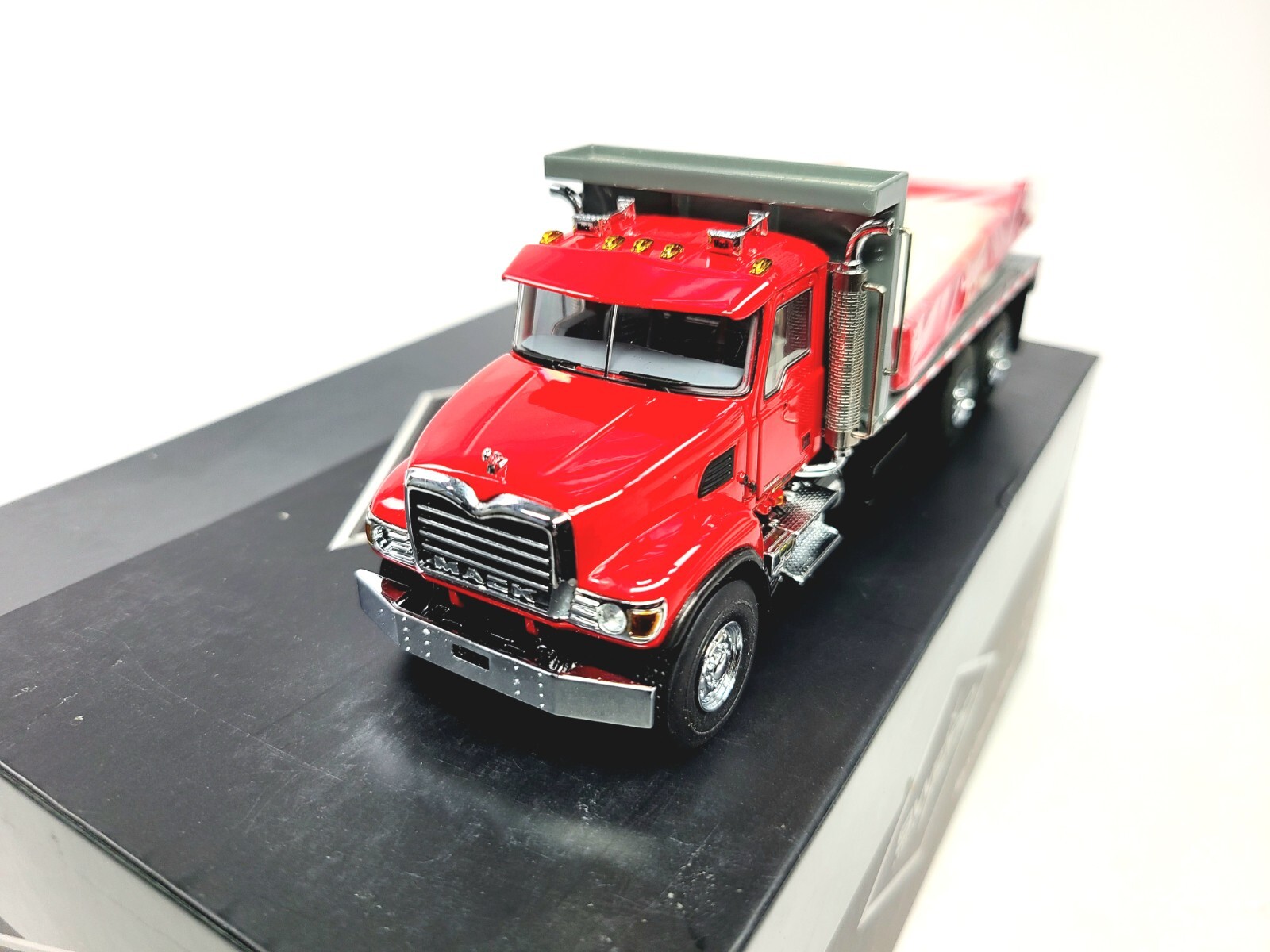 Mack Granite Flatbed Truck – Red – Sword 1:50 Scale Diecast Model #SW2102-R New