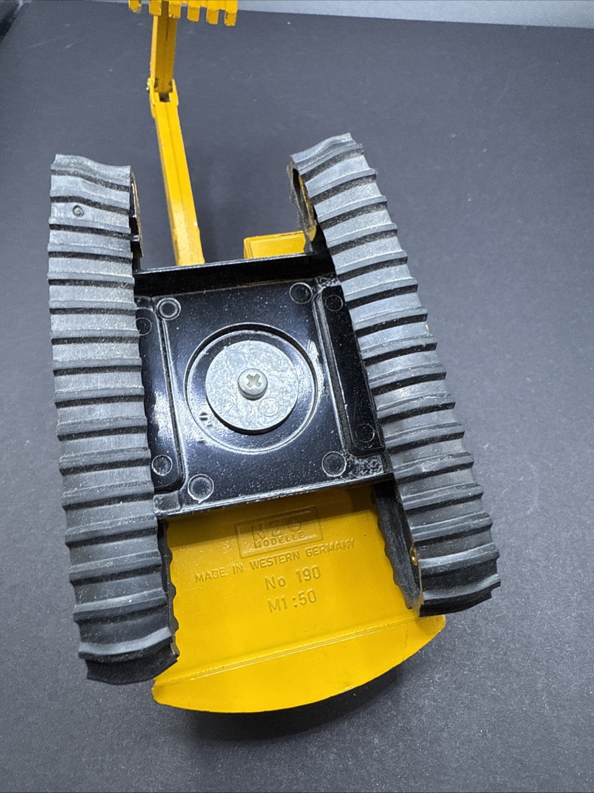 NZG N.Z.G. CATERPILLAR LOT MODEL 190 MODEL 167 AND THE CAT C955 BULLDOZER