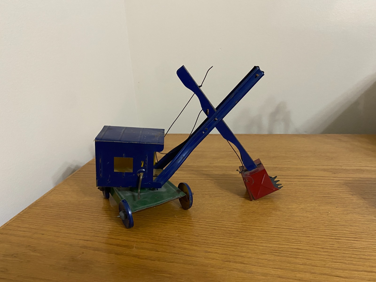Vintage Tin Steam Shovel Excavator Toy XA-94