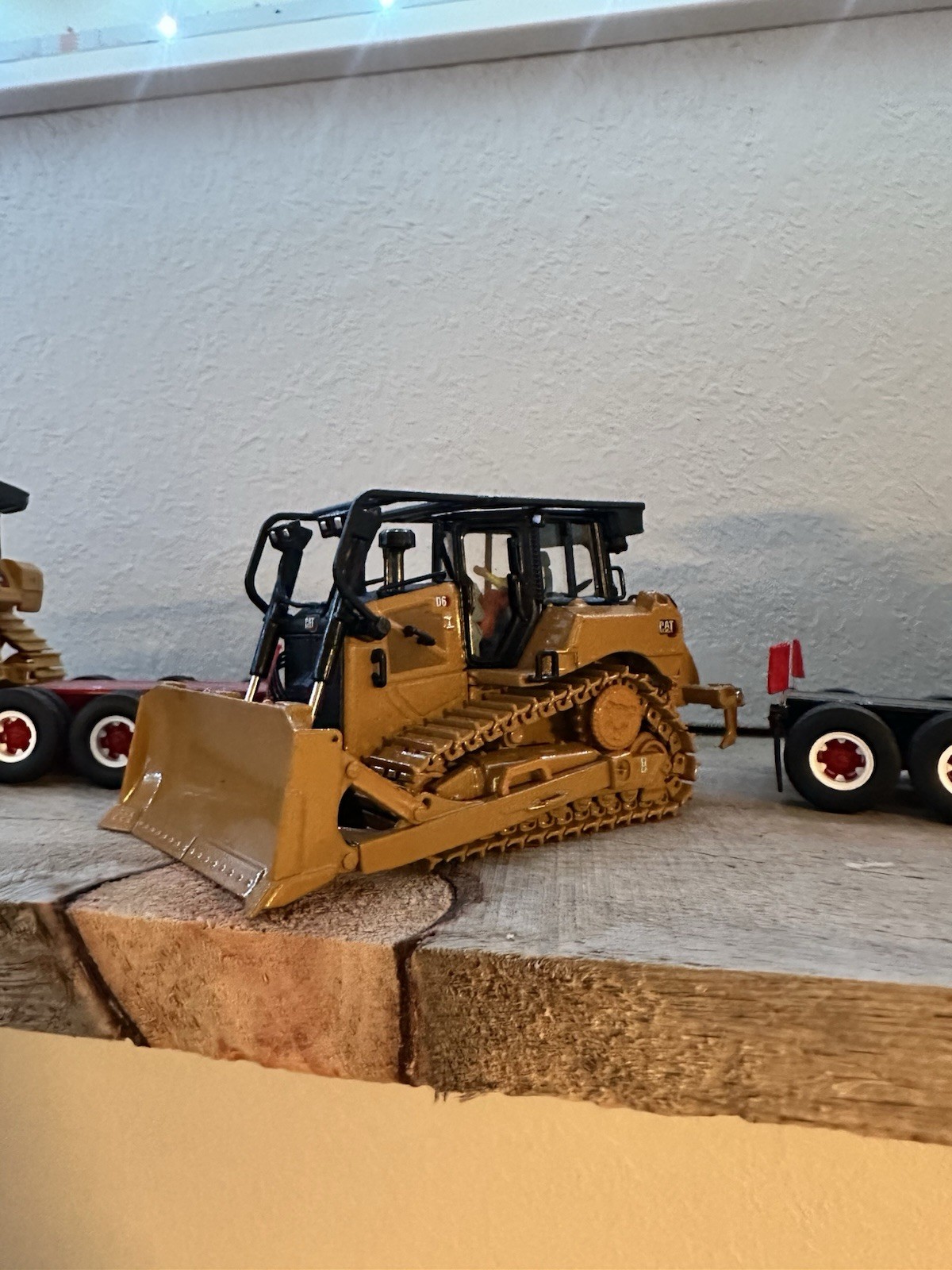 Diecast Masters CAT D6 Tractor Dozer Diecast Model 1:50 Yellow
