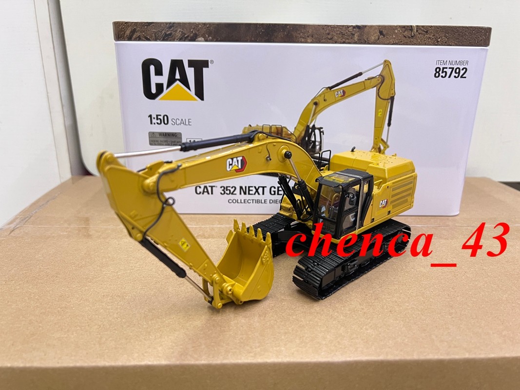 DM85792 1/50 Cat 352 Next Generation Excavator Diecast Display Model Collection