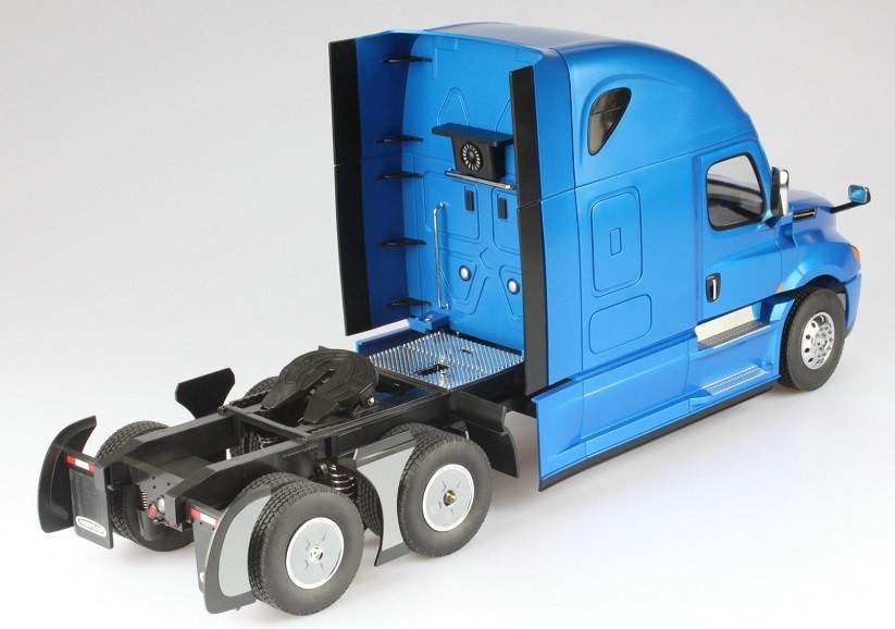 DIECAST MASTERS – Remote Control Solo Truck – CASCADIA 126 – 1/16 – DCM27006