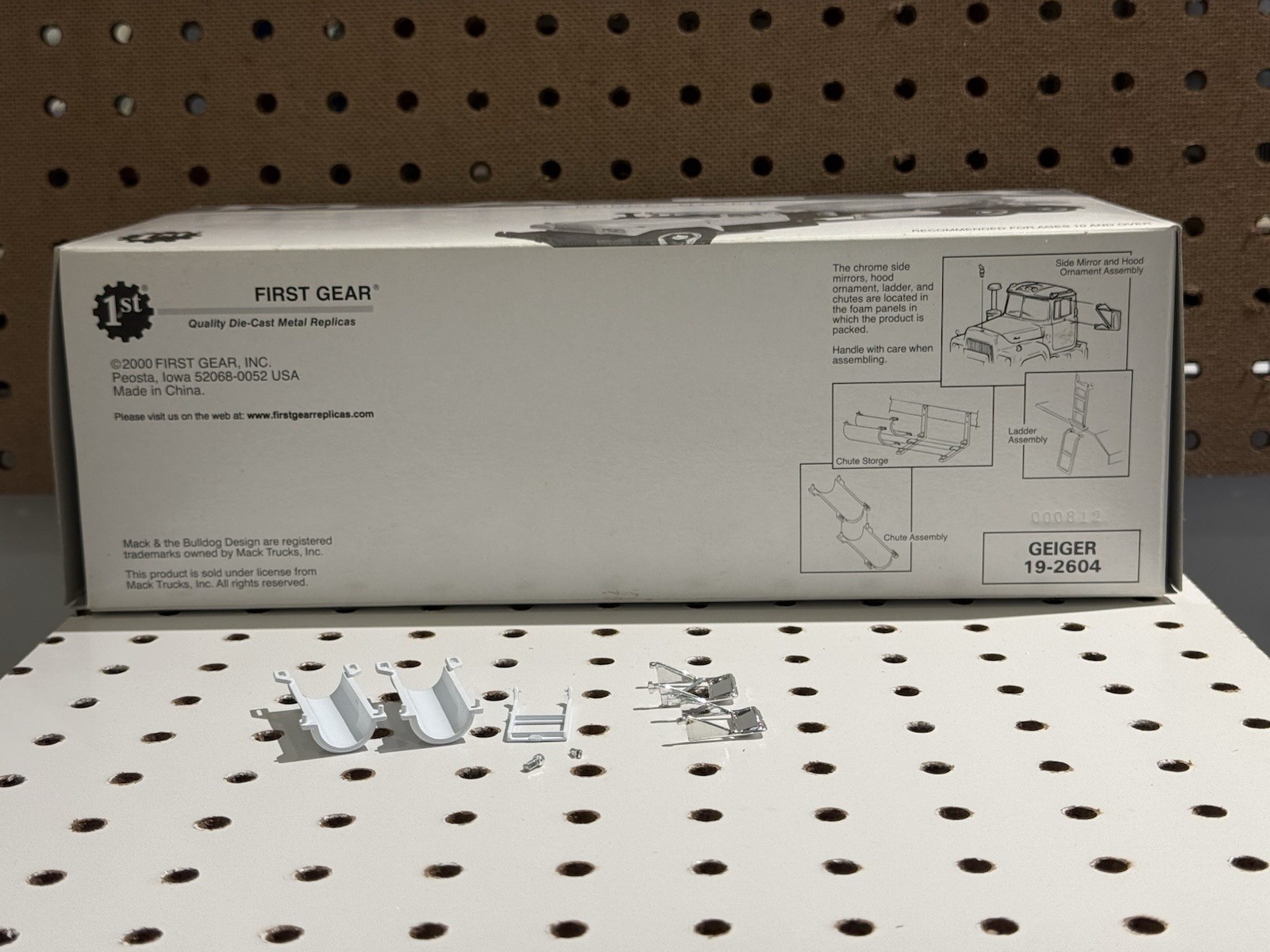 1st First Gear 1/34 Mack R Model Mixer Truck Geiger 19-2604