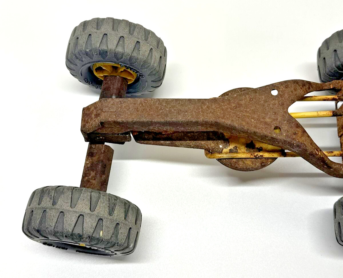 Vintage Tonka Road Grader 1960s? 70’s? Toy Pressed Metal Yellow Approx. 17” Long