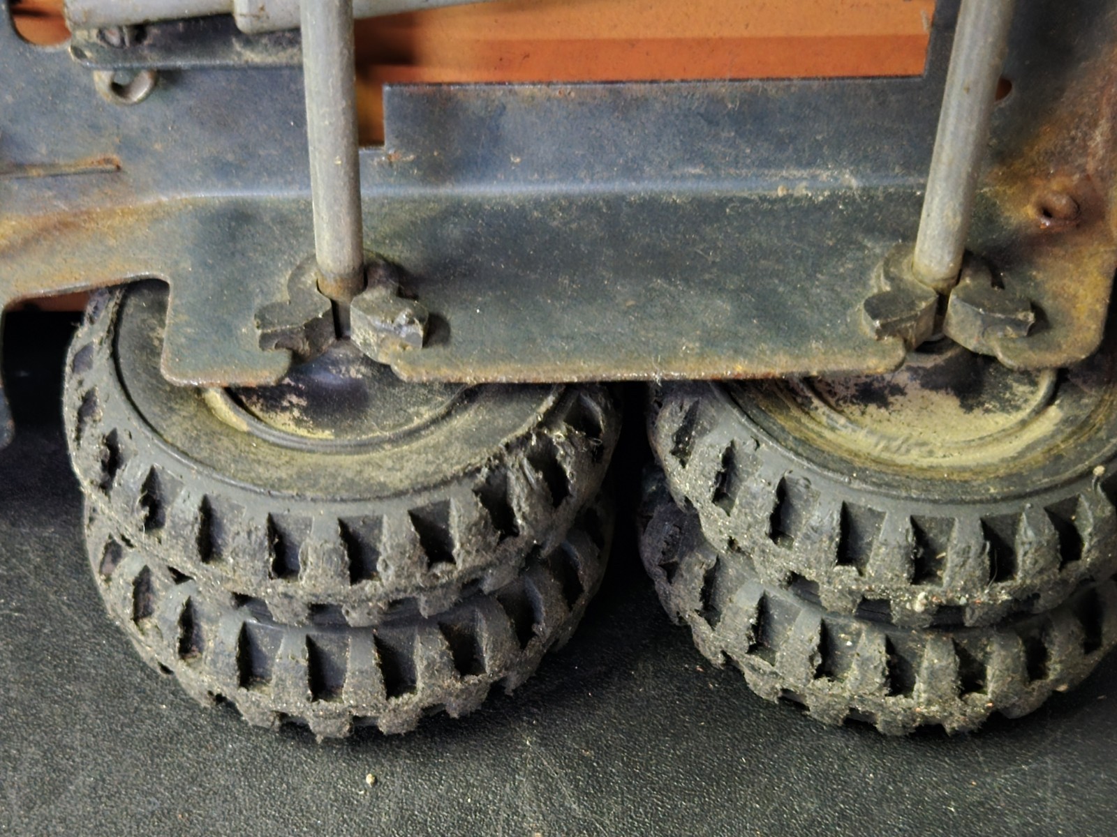 STRUCTO HYDRAULIC ACTION 10 WHEEL DUMP TRUCK PRESSED STEEL TOY VINTAGE