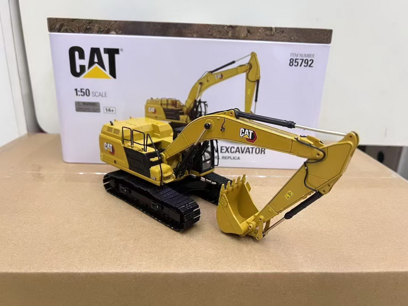 DM 1/50 Scale Cat 352 Next Generation Excavator Diecast Model #85792 Toy Gift
