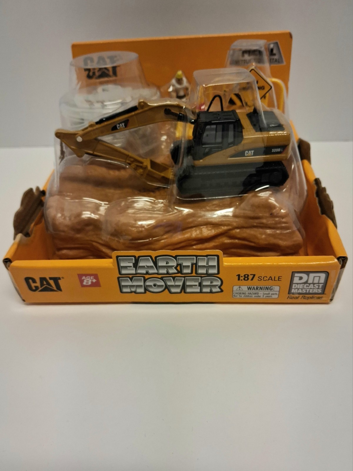 Caterpillar Excavator Earth Mover By Die-cast Masters 1/87 Scale Model Playset