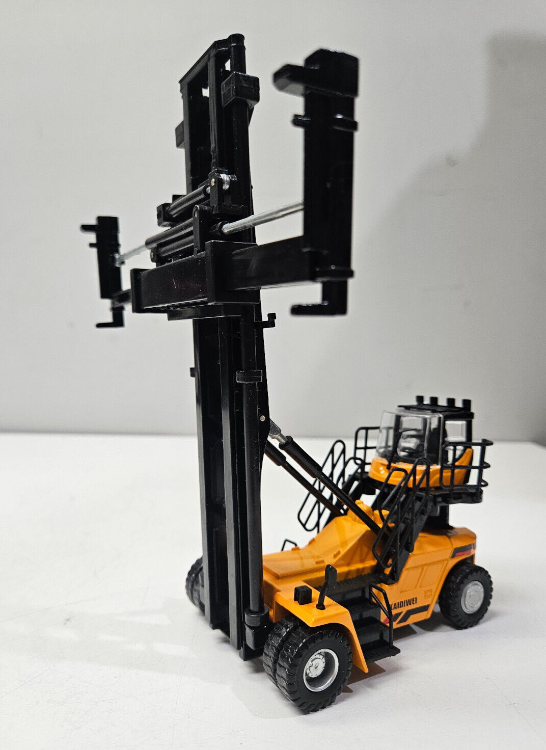 1:50 SANY Empty Container Stacker Construction Machine Equipment Diecast Model