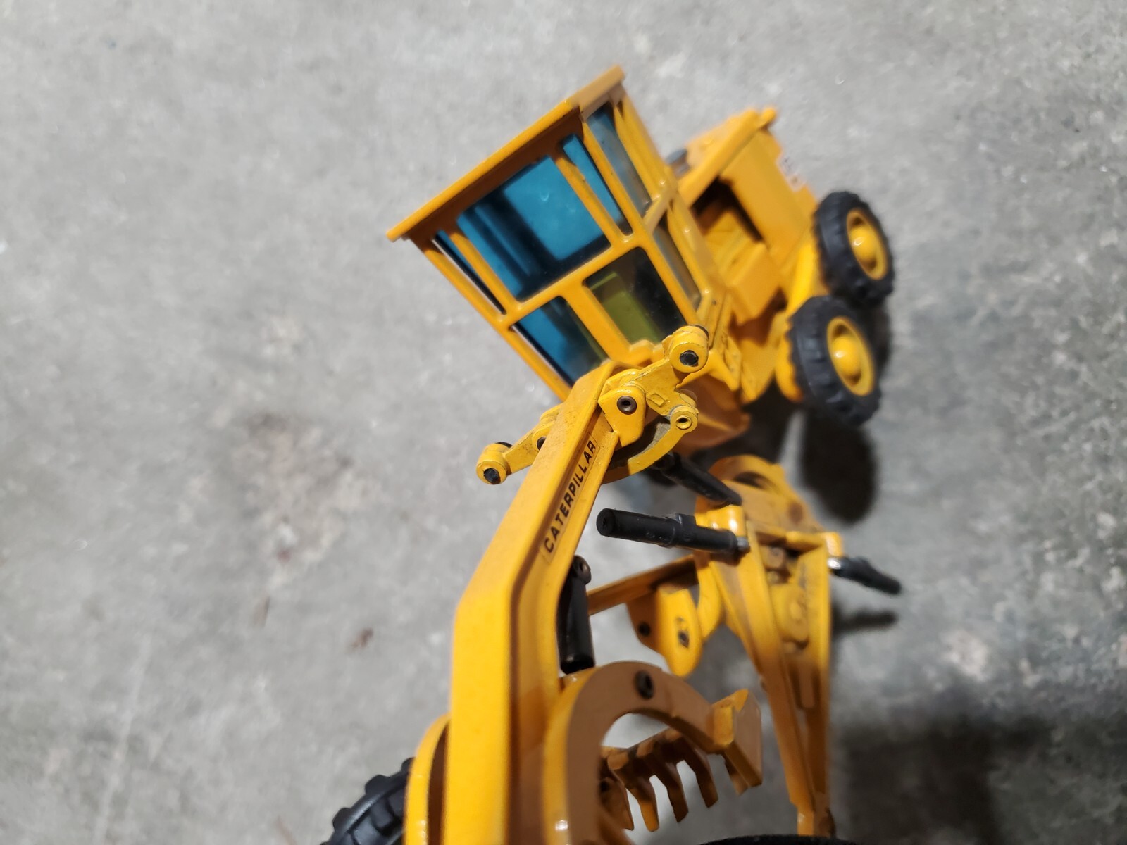CAT – Joal Caterpillar 12G Grader – 1:50 Die Cast – #217 – *MISSING PIECES*