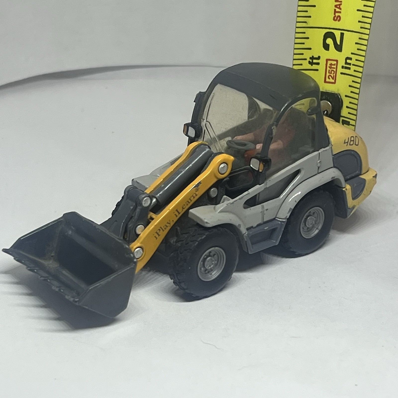 KDW 480 Mini-Wheel Loader – Kramer w/Operator 1/50 Die-cast A9