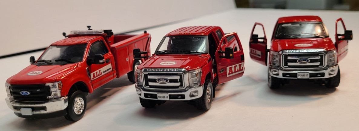 1/50 ALL Crane 2x F-250 Pick Up Trucks + Ford F-350 Service Truck -FREE SHIPPING
