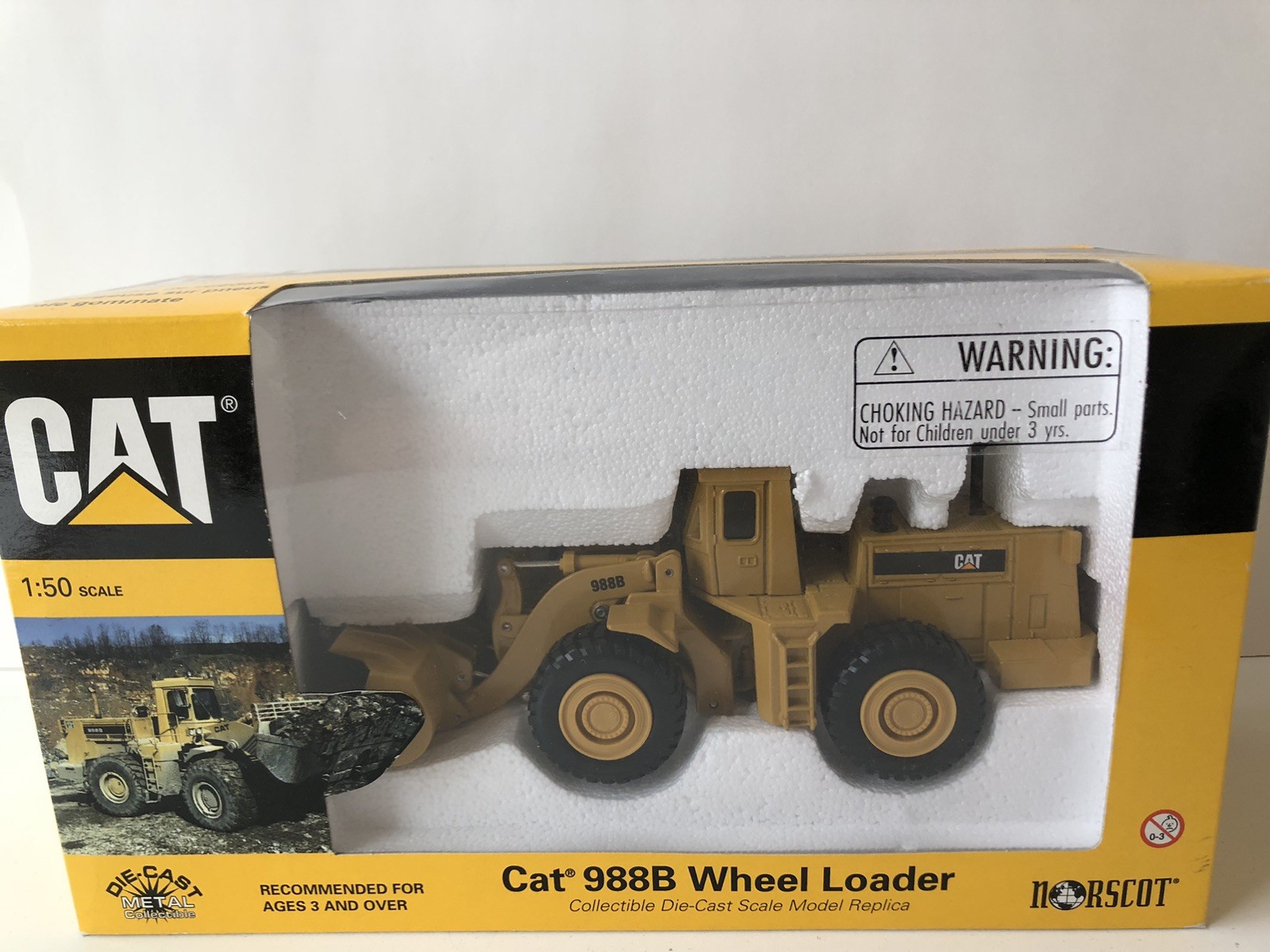 Norscot Model 55702 CAT 988B Wheel Loader 1:50 NIB