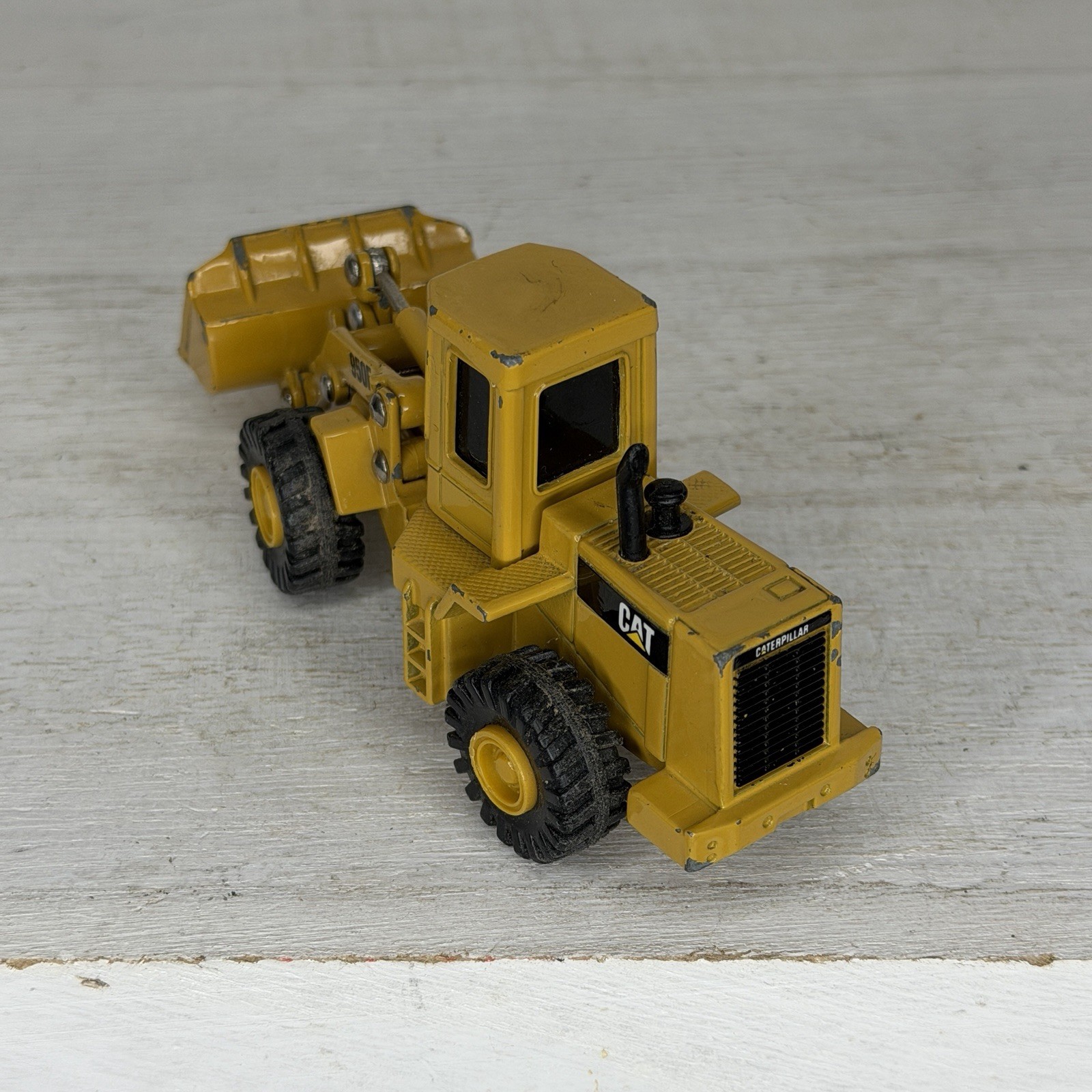 Vintage ETRL 1998 CAT 950F Wheel Loader 1:64 Scale Die Cast GC