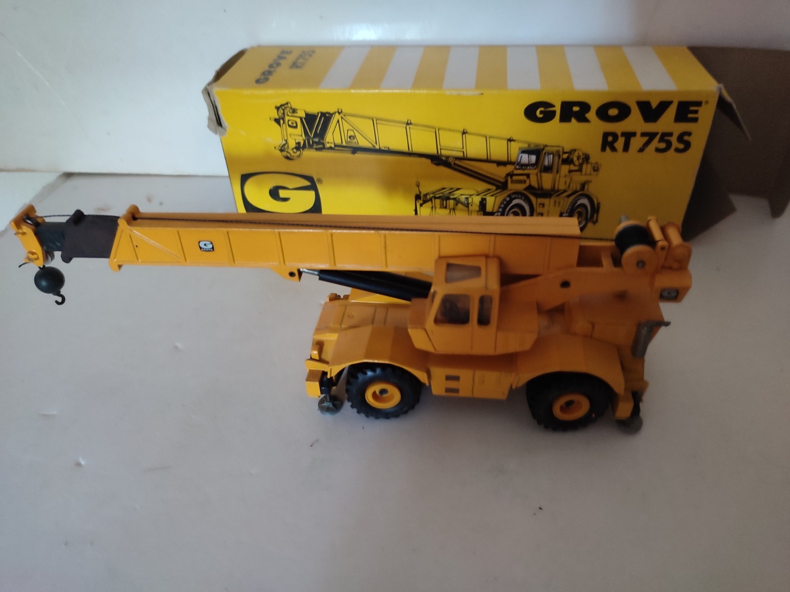 NZG N°149 – GROVE RT75S MOBILE CRANE – 1/50 – BOX E- NICE CONDITION