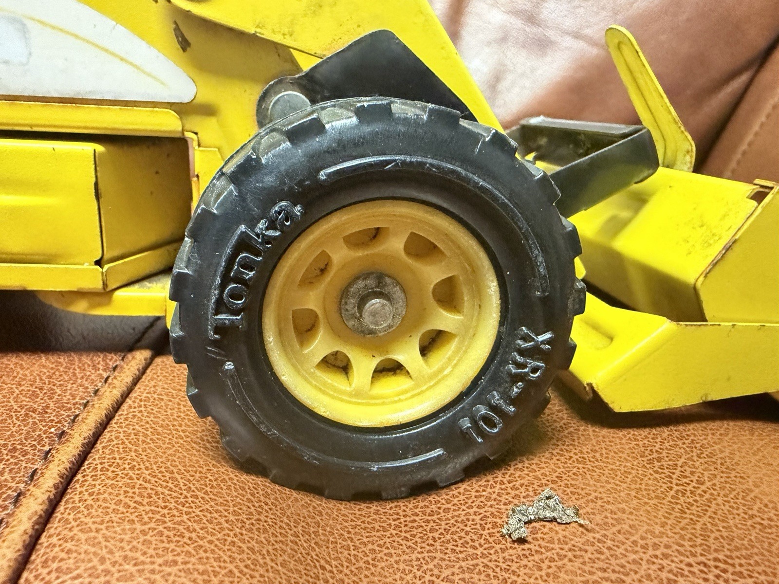Vintage Tonka Pressed Steel Front End Loader Model # 52900 Yellow/Black XR-101