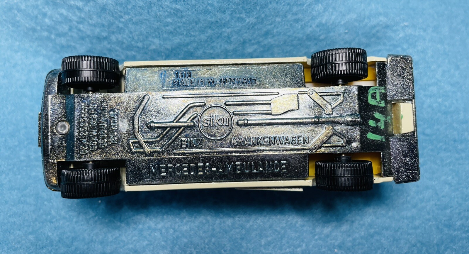 Vintage SIKU West German No. 1613 – BINZ KRANKENWAGEN Mercedes Ambulance