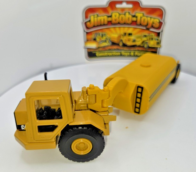 Cat 611 Prime Mover with Custom Water‑Hauler – 1/64 Scale Construction Model