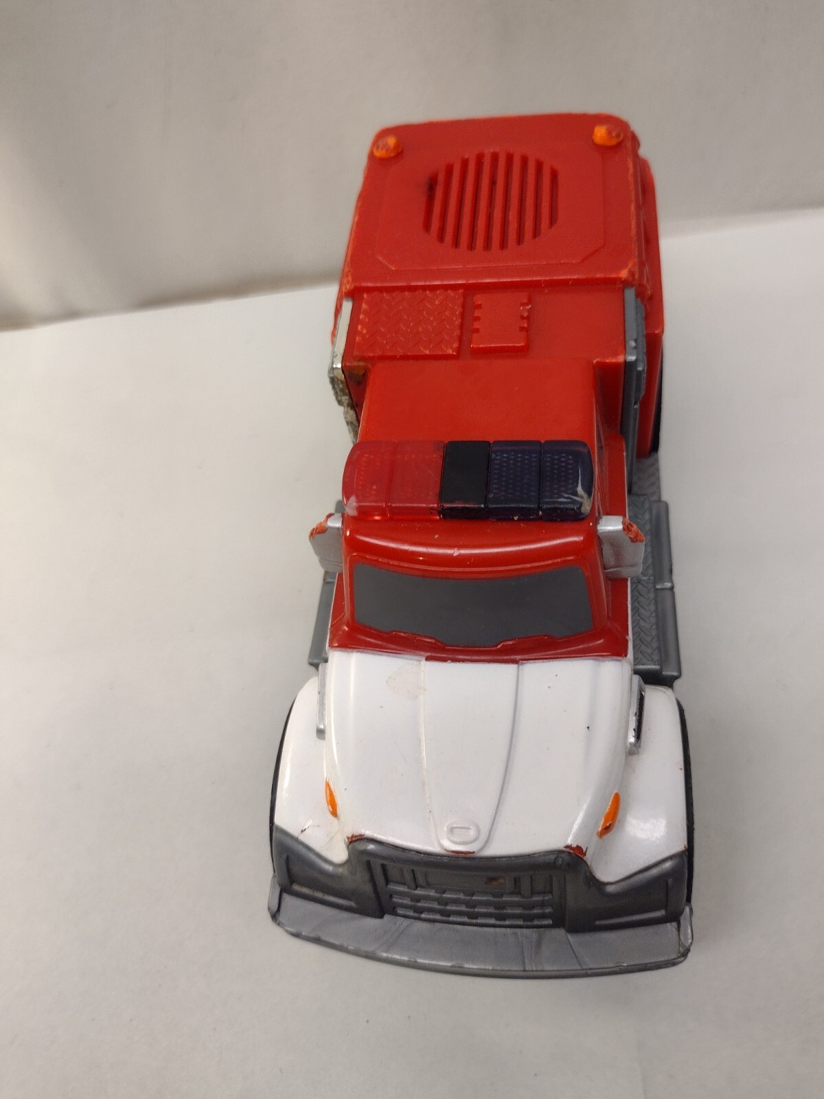 fire Truck Battery Oper Light up Flashing Lights Pretend Play Toy