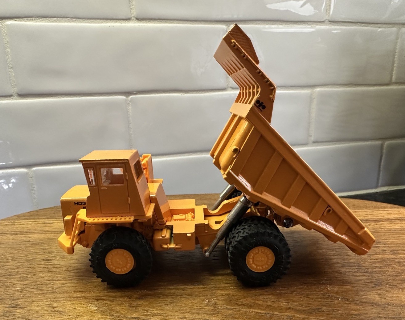 Yonezawa Toys T-56 DIAPET Komatsu HD320-2 Dump Truck #08-0382 w/Orig Box 1:60